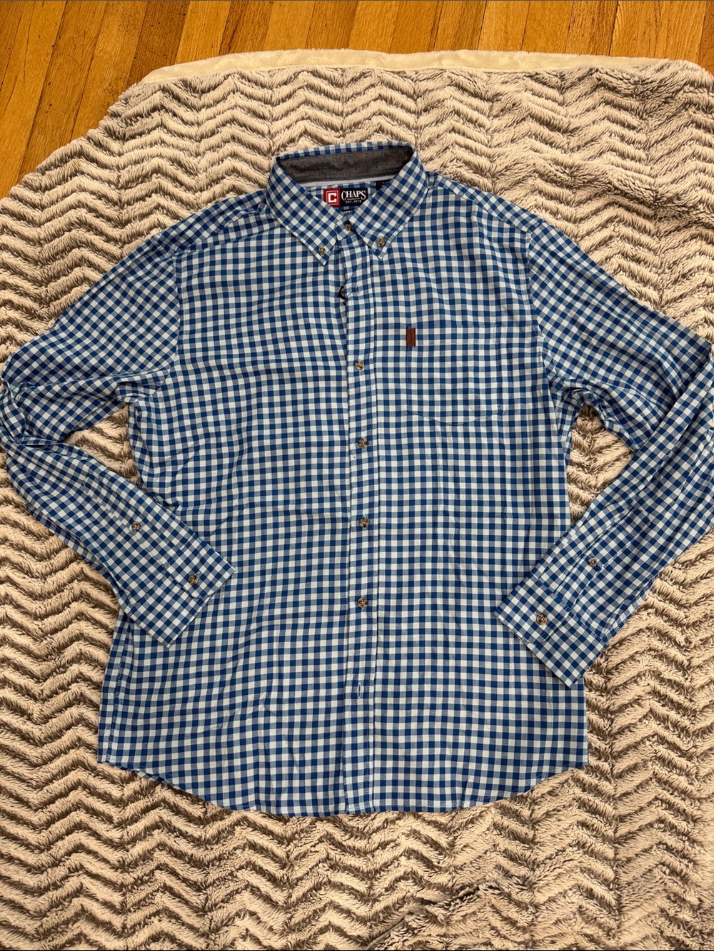 Chaps Men’s Blue Gingham Button-Down Shirt-size L (BNWT)
